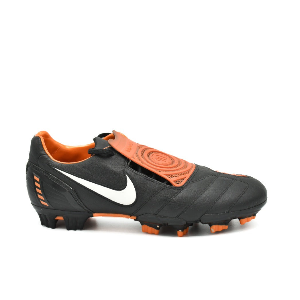 NIKE TOTAL 90 STRIKE II L FG 318823-018