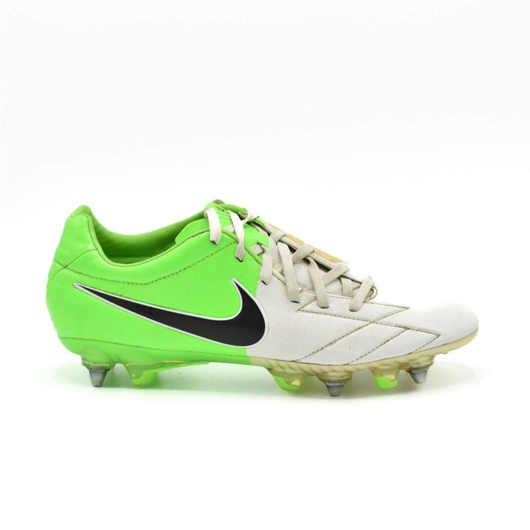 Nike total 90 laser iv fashion green